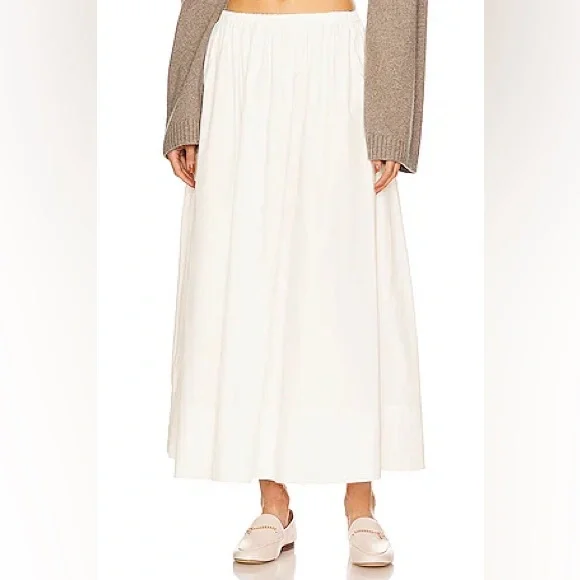Cotton Poplin Midi Skirt in White
HELSA - Picture 1 of 4